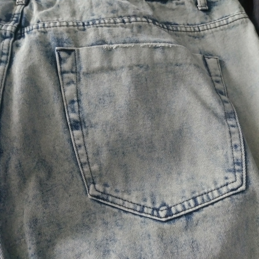 Jeans - Picture 7 of 10